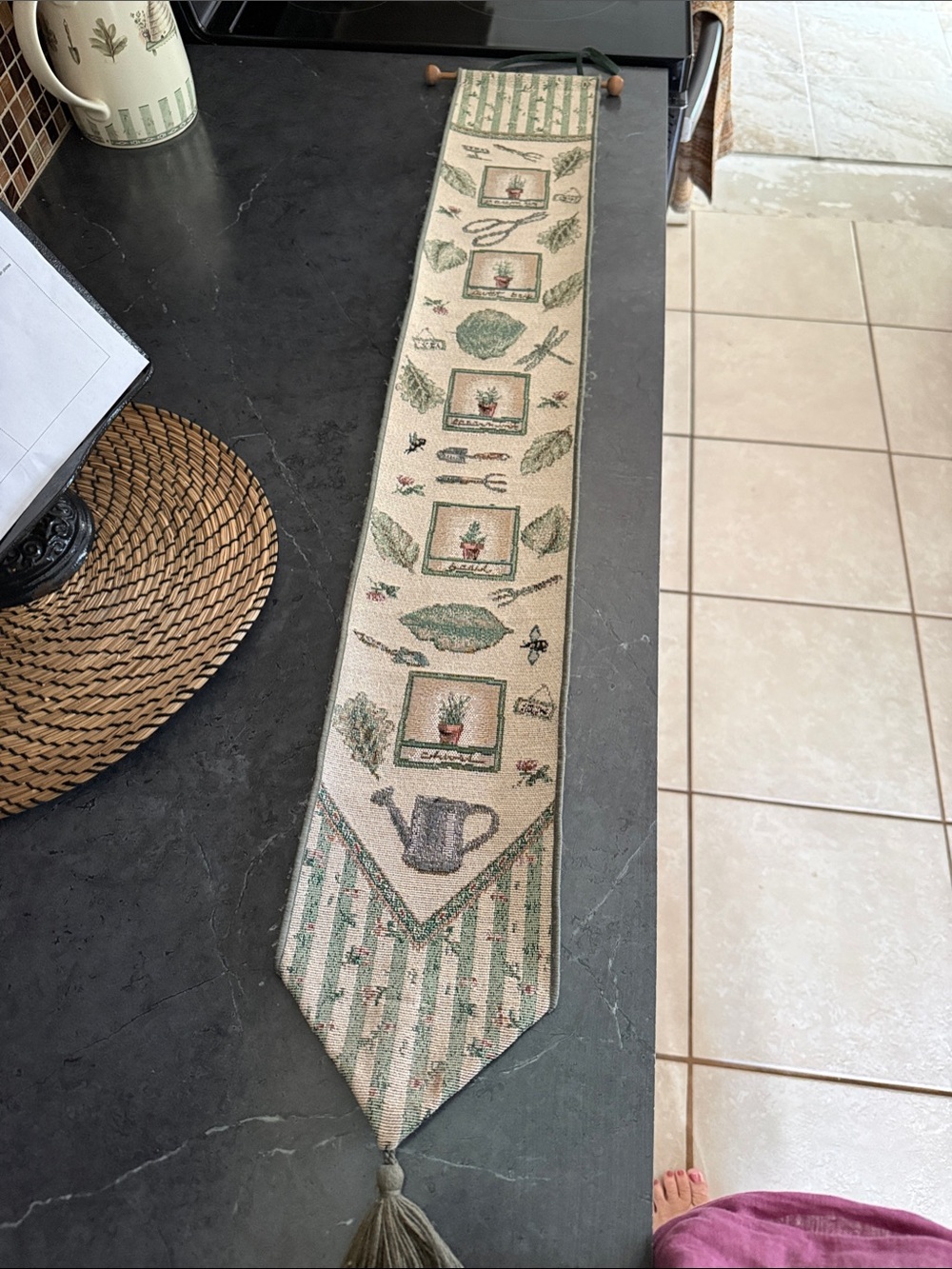 Pfaltzgraff Naturewood Hanging Tapestry